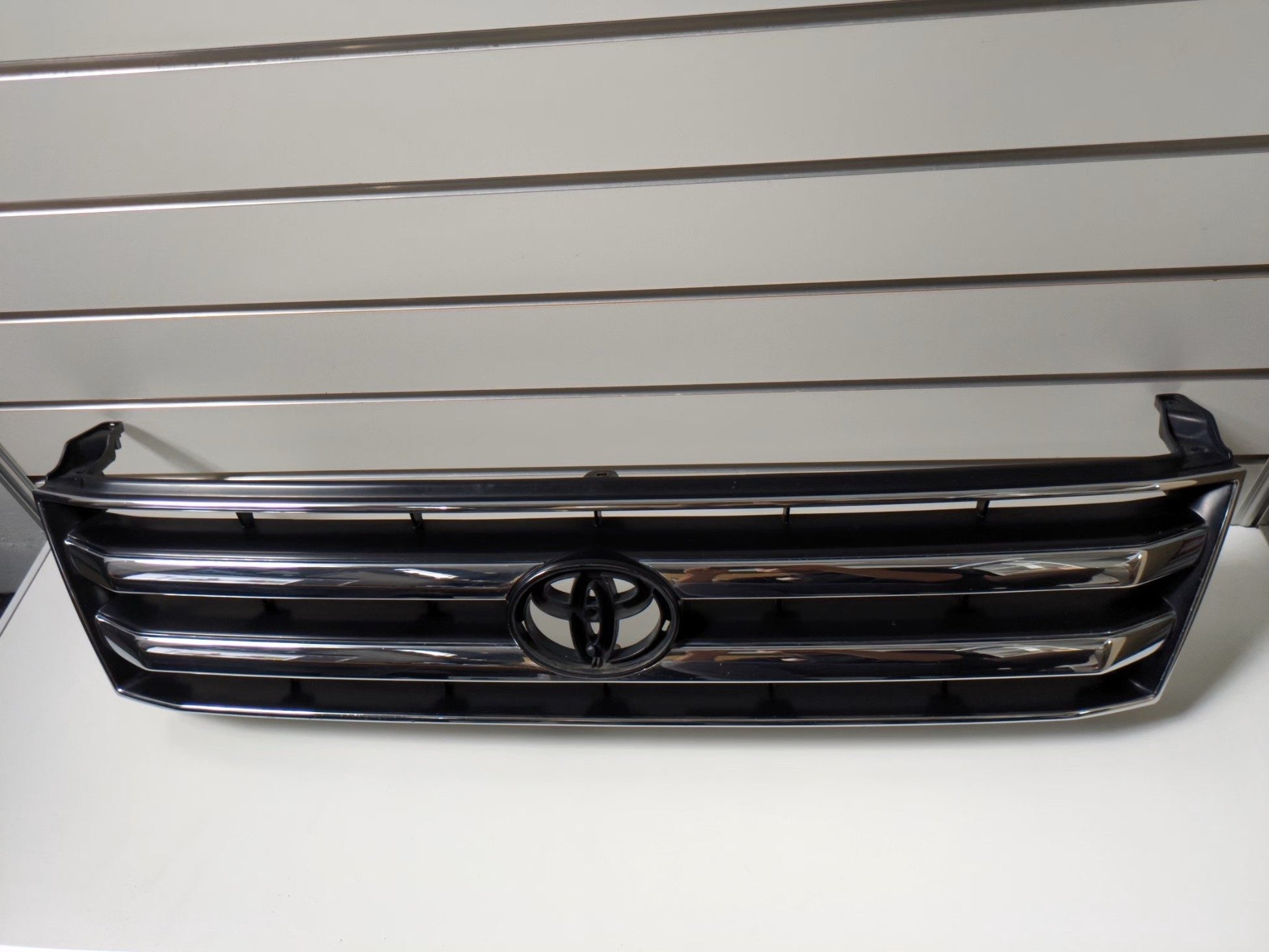Genuine Front Bumper Grill Toyota Prado KZJ95 1996 - 2000 Used