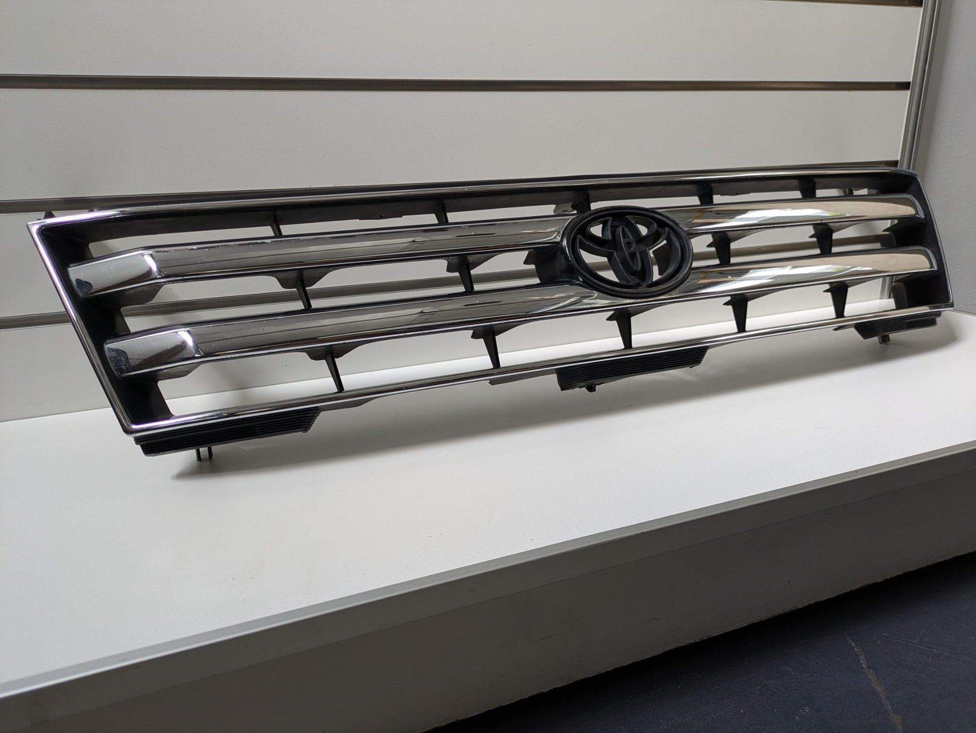Genuine Front Bumper Grill Toyota Prado KZJ95 1996 - 2000 Used