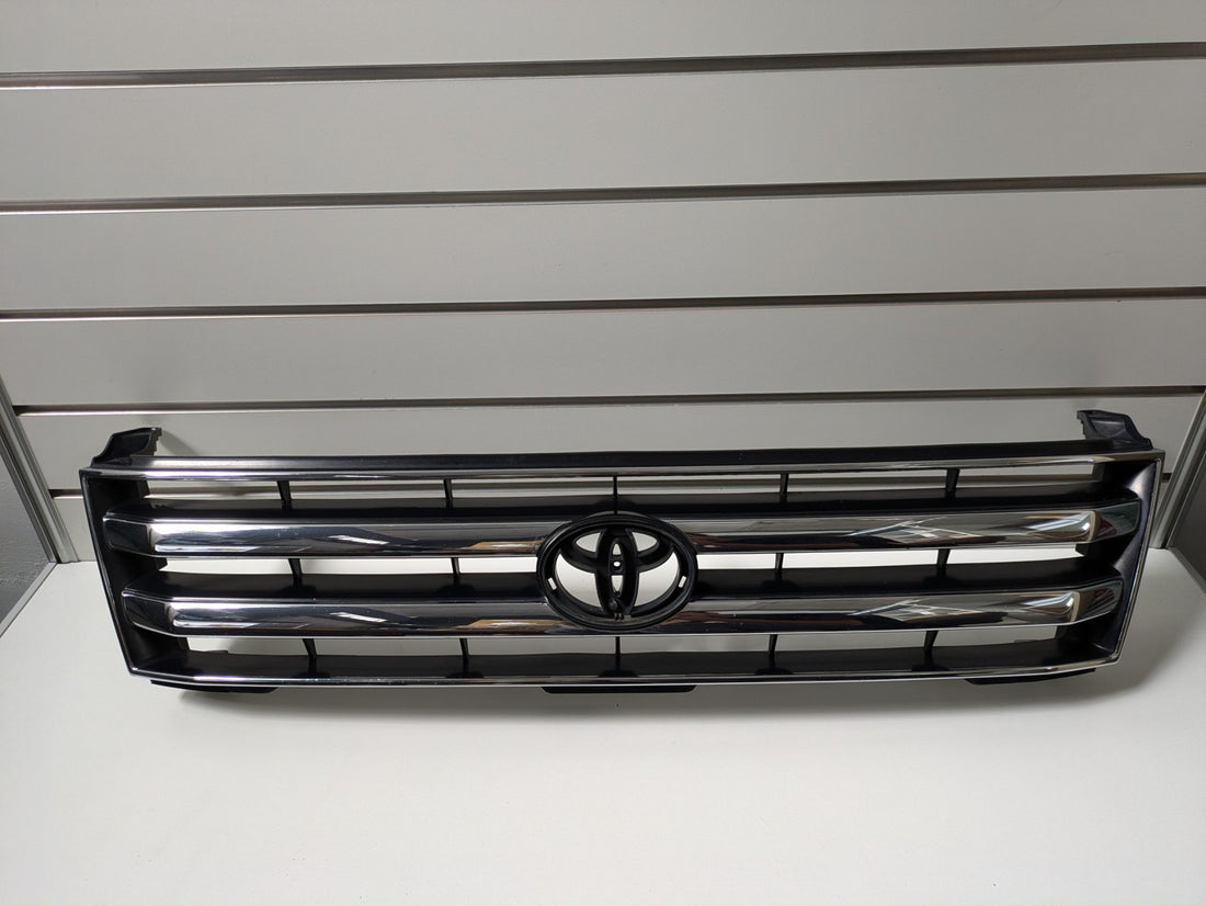 Genuine Front Bumper Grill Toyota Prado KZJ95 1996 - 2000 Used