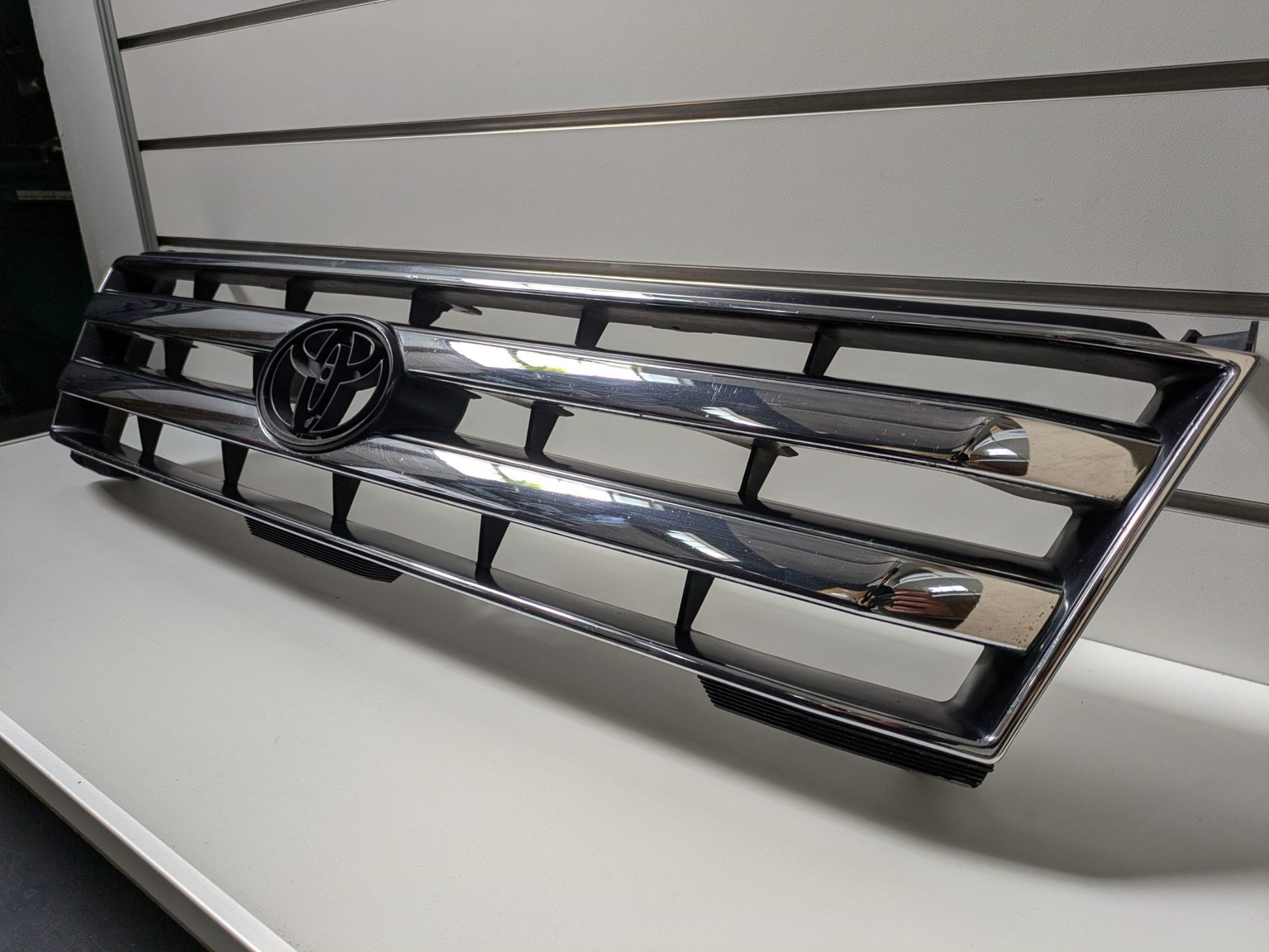 Genuine Front Bumper Grill Toyota Prado KZJ95 1996 - 2000 Used