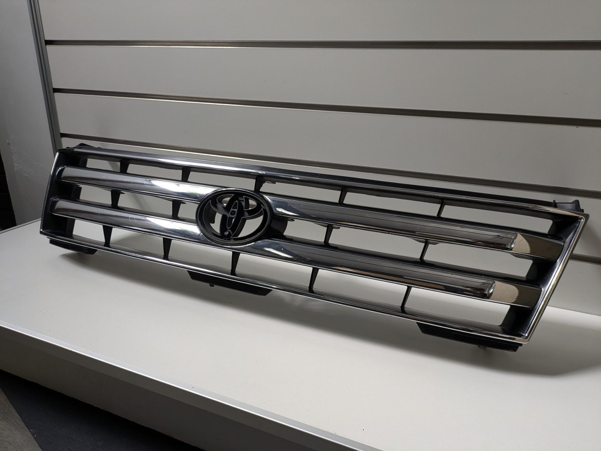 Genuine Front Bumper Grill Toyota Prado KZJ95 1996 - 2000 Used