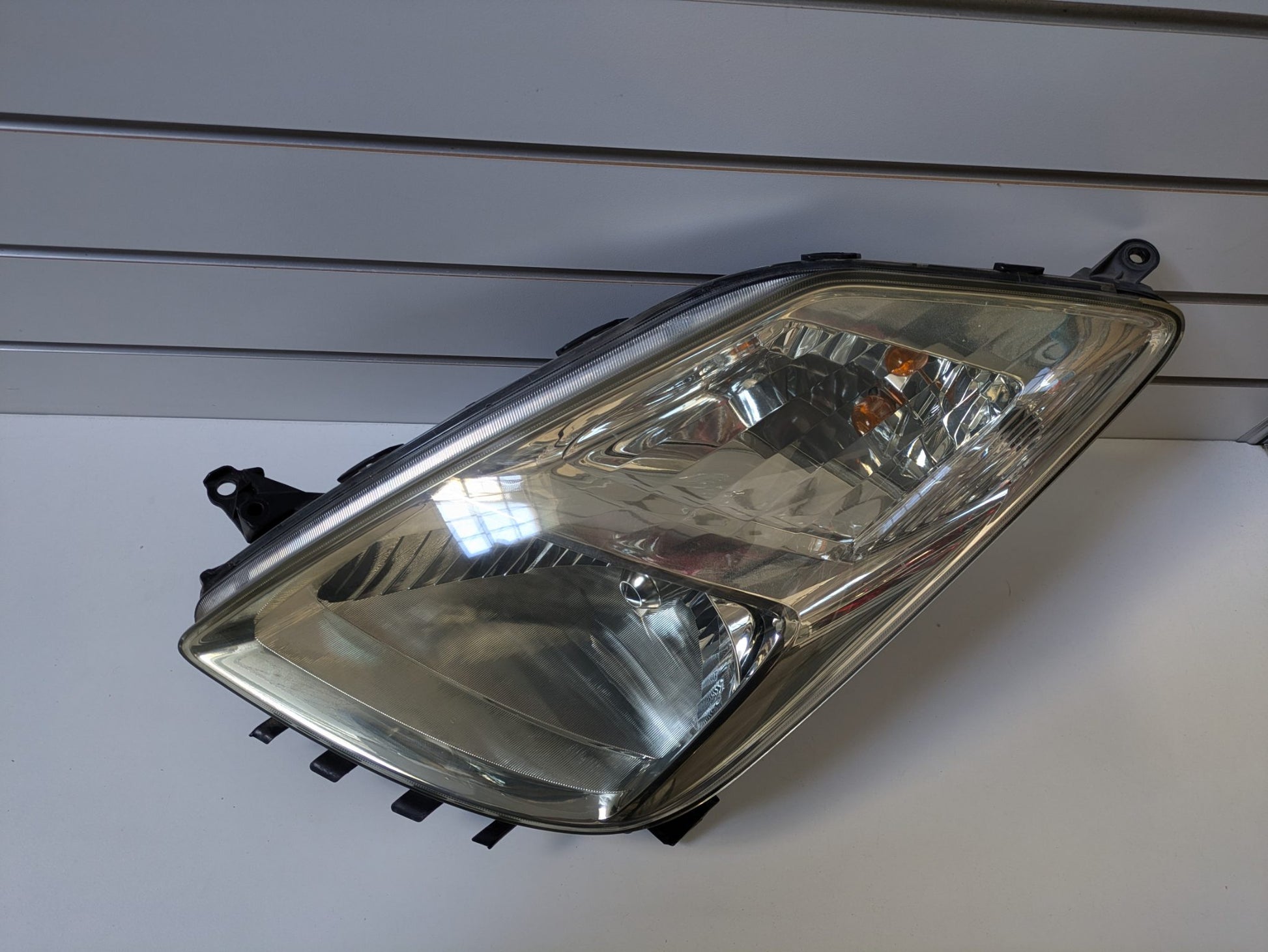 Genuine LH Headlight HID Toyota Prius XW20 NHW20 2005 - 2009 Used
