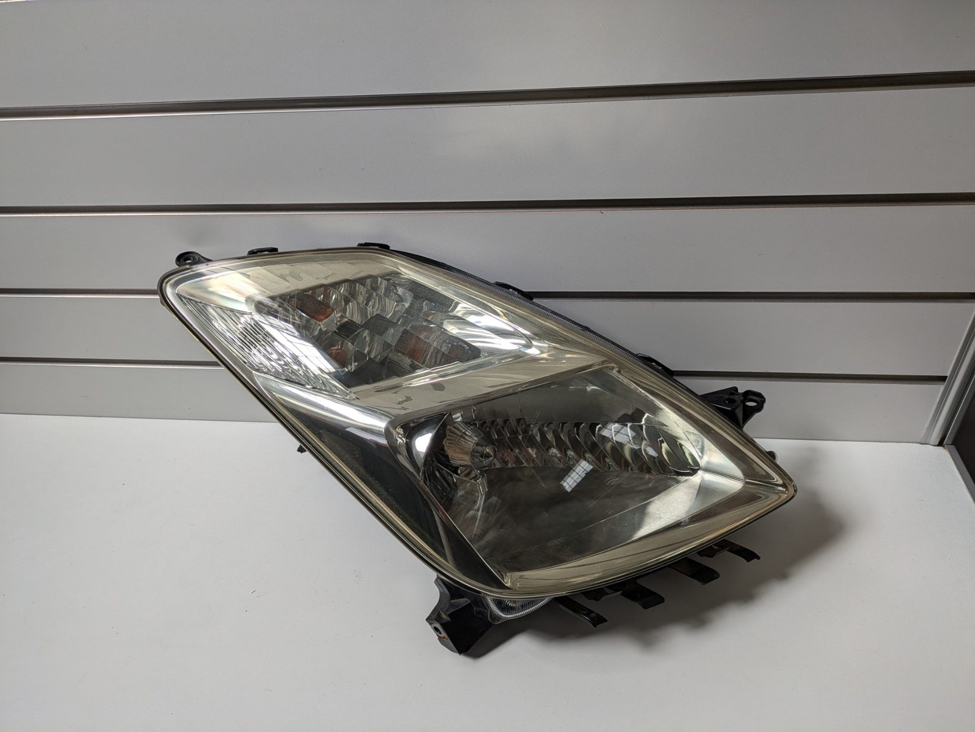 Genuine RH Right Headlight HID Toyota Prius XW20 NHW20 2005 - 2009 Used