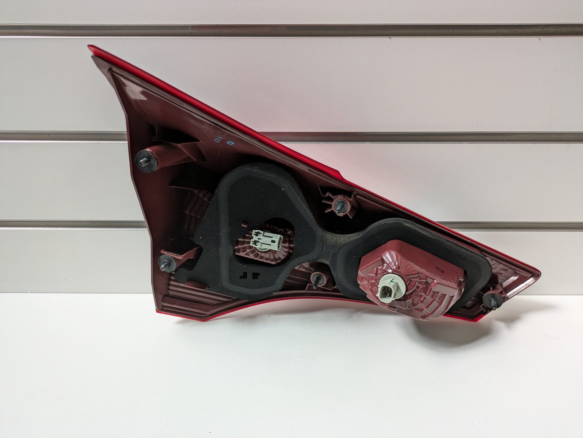 Genuine RH Tail Light Toyota Rav4 Pre-Facelift XA40 2013 - 2015 Used