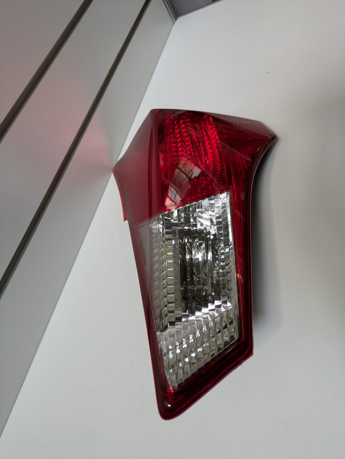 Genuine RH Tail Light Toyota Rav4 Pre-Facelift XA40 2013 - 2015 Used