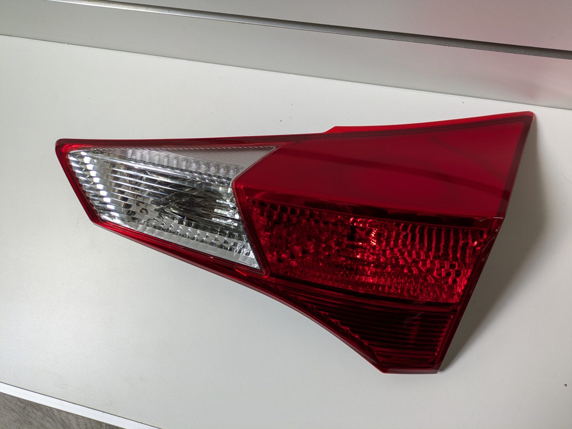 Genuine RH Tail Light Toyota Rav4 Pre-Facelift XA40 2013 - 2015 Used