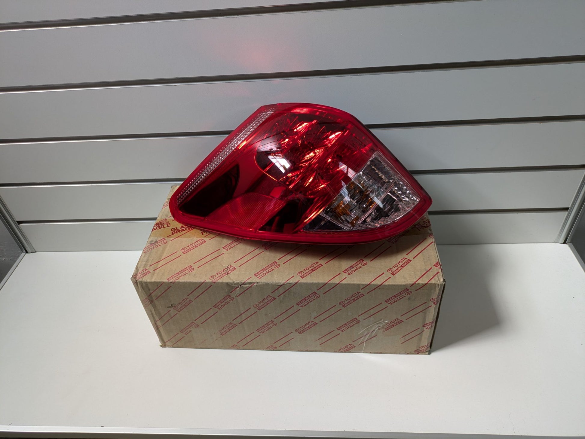 Genuine LH Taillight Toyota Rav4 XA30 3rd Gen PFL 2005 - 2008 New