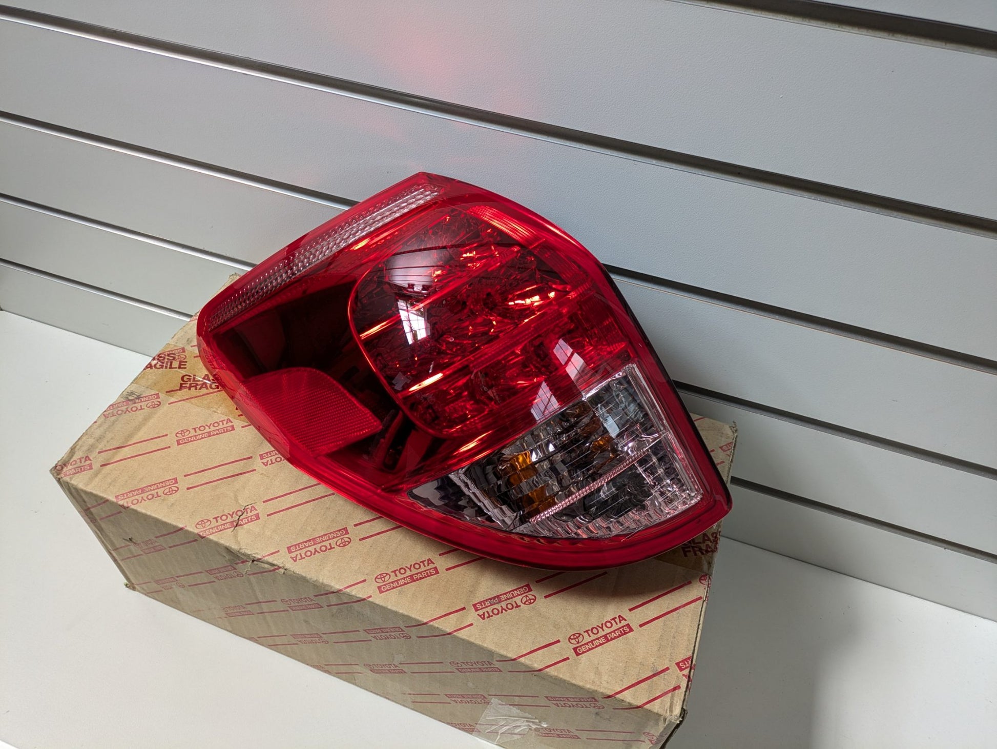 Genuine LH Taillight Toyota Rav4 XA30 3rd Gen PFL 2005 - 2008 New