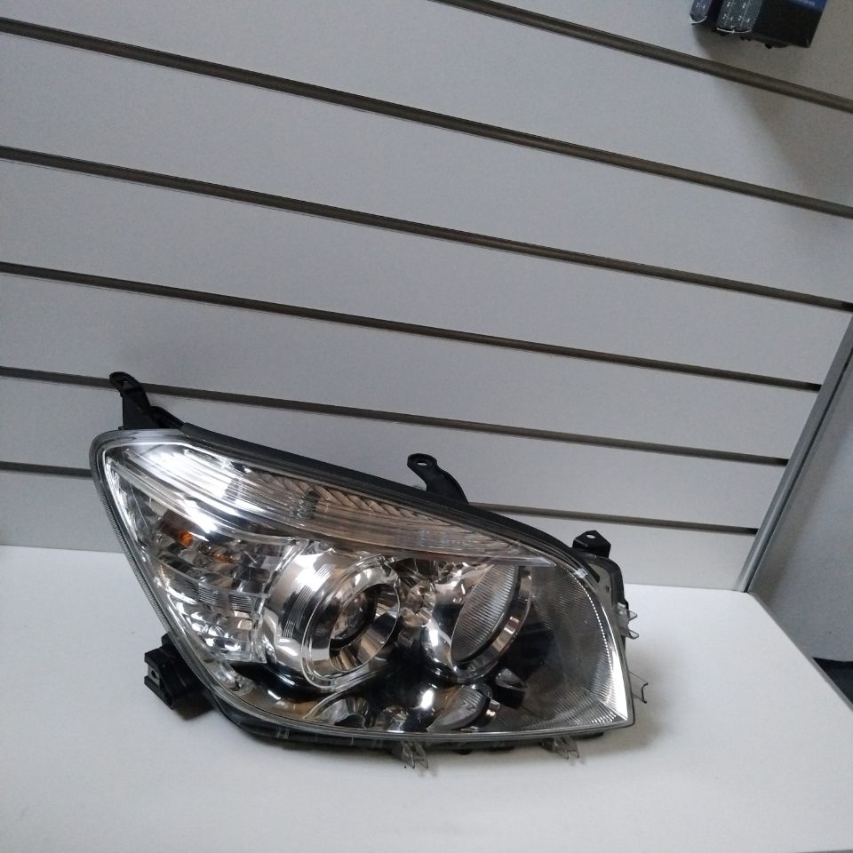 Genuine RH Headlight Toyota Rav4 XA30 3rd Gen PFL 2005 - 2008 Used