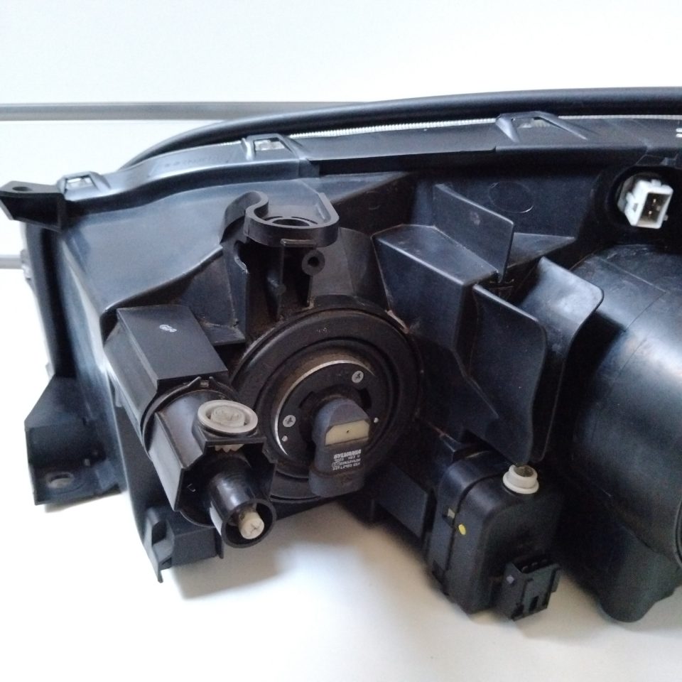 Genuine RH Headlight Toyota Rav4 XA30 3rd Gen PFL 2005 - 2008 Used