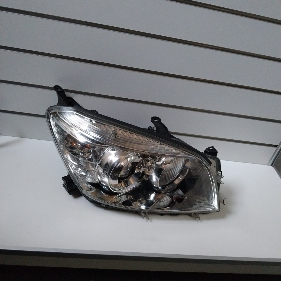 Genuine RH Headlight Toyota Rav4 XA30 3rd Gen PFL 2005 - 2008 Used