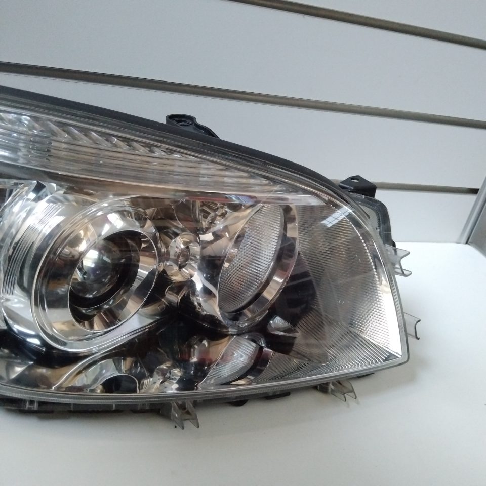 Genuine RH Headlight Toyota Rav4 XA30 3rd Gen PFL 2005 - 2008 Used