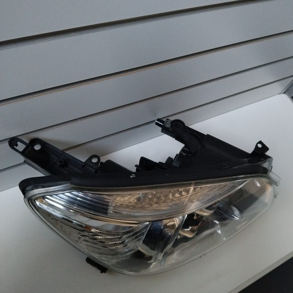 Genuine RH Headlight Toyota Rav4 XA30 3rd Gen PFL 2005 - 2008 Used