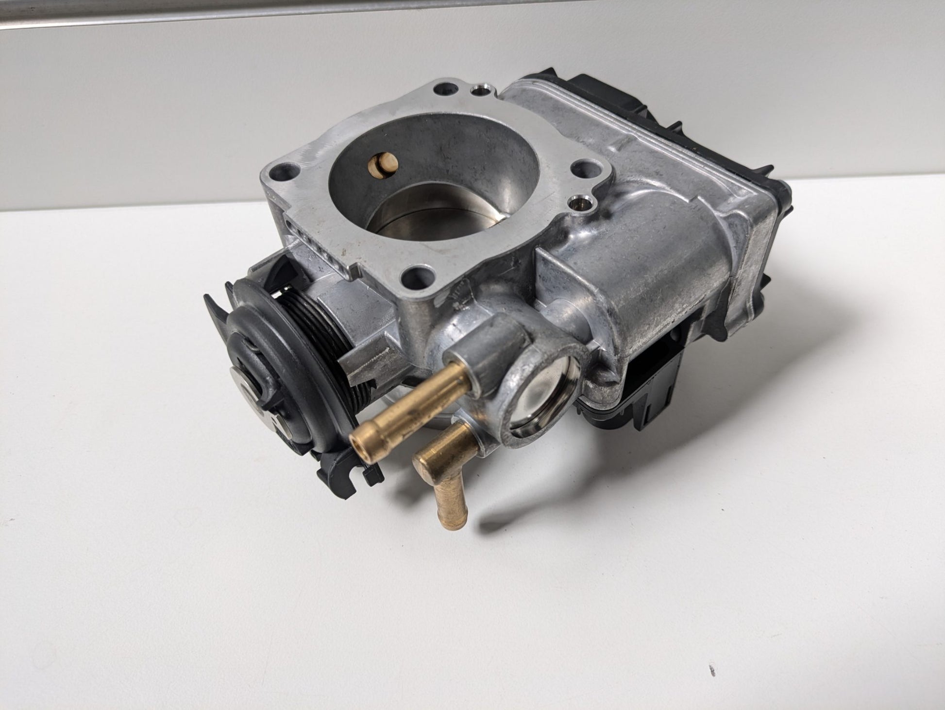 Genuine Throttle Body 1.6 Audi Volkswagen Skoda Seat 1995 - 2005 Used