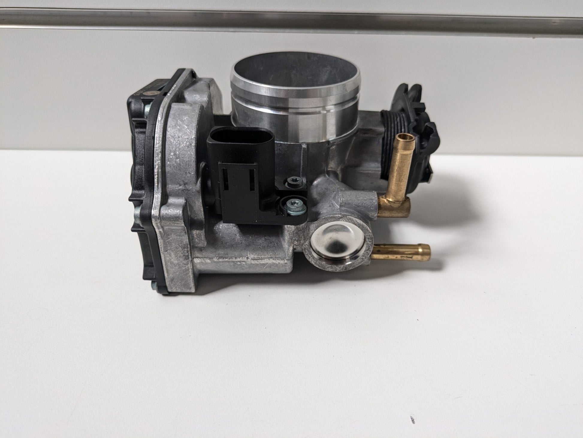 Genuine Throttle Body 1.6 Audi Volkswagen Skoda Seat 1995 - 2005 Used