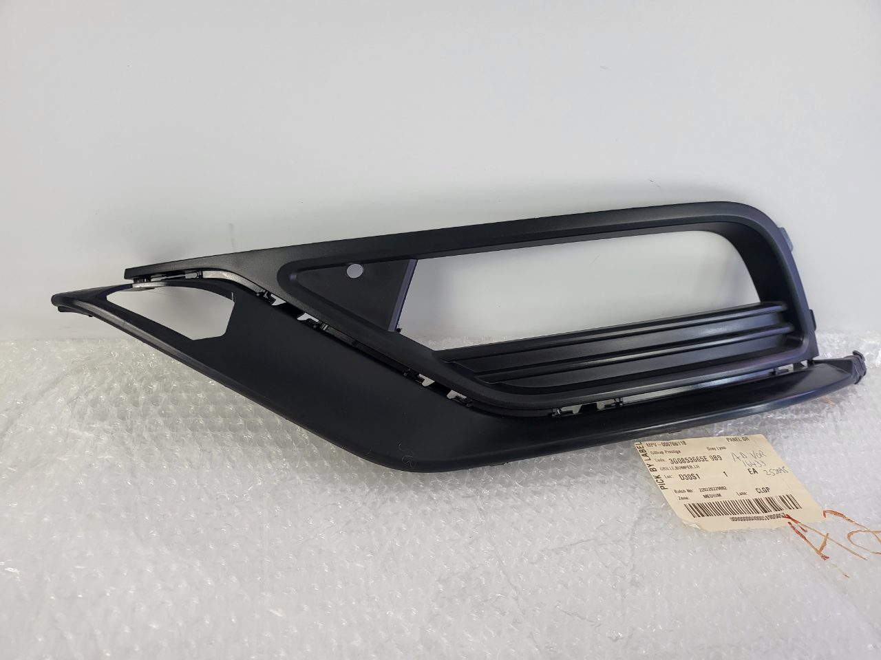 Genuine LH Bumper Vent Grill VW Passat AllTrack B8 2015 - 2019 New