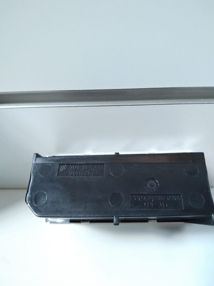 Genuine Receiver Ash Tray Storage Bin Volkswagen Phaeton GP0 / GP1 2002-2007 Used