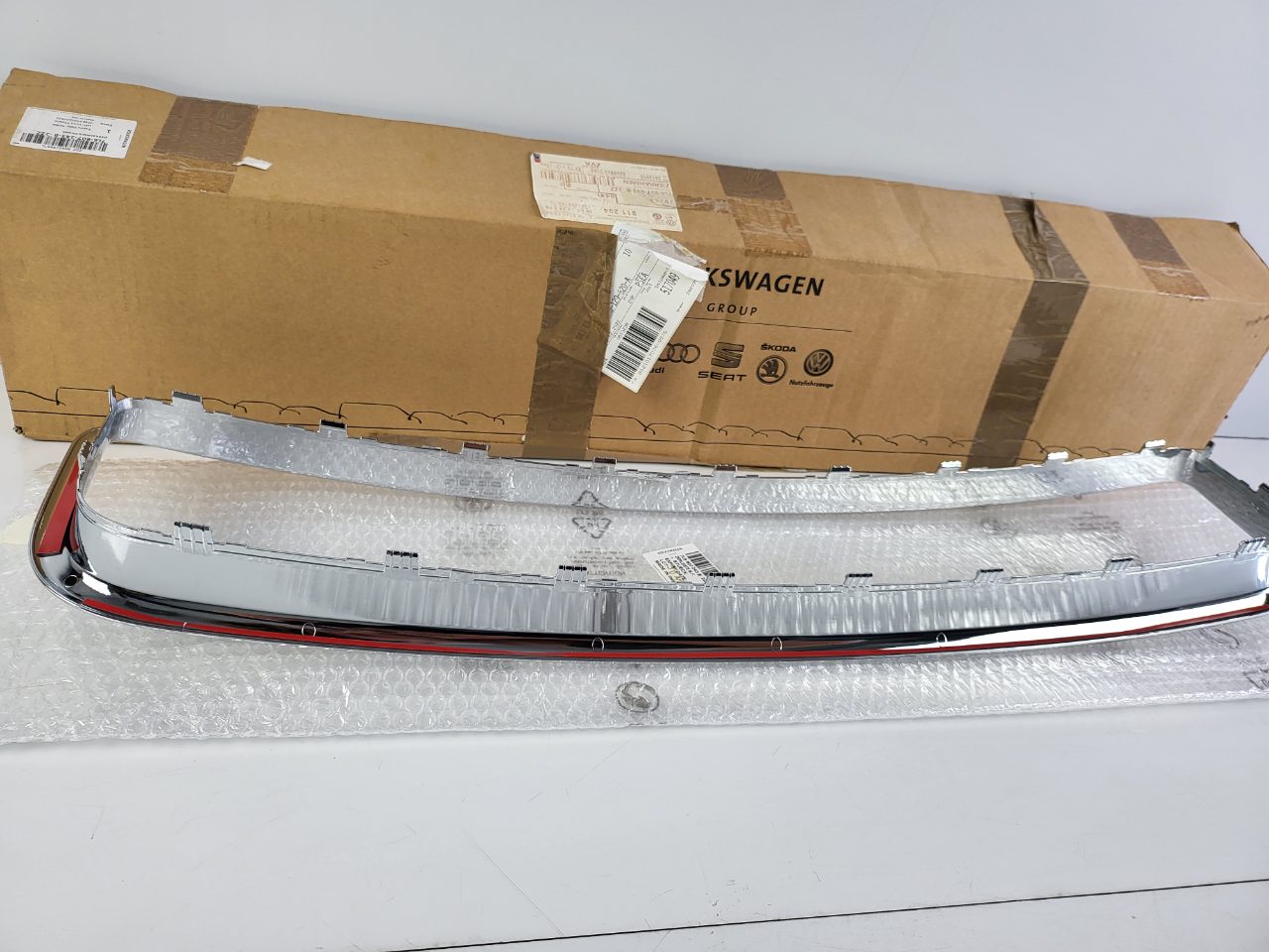Genuine Lower Grill Frame VW Touareg 7L 2007 - 2010 New