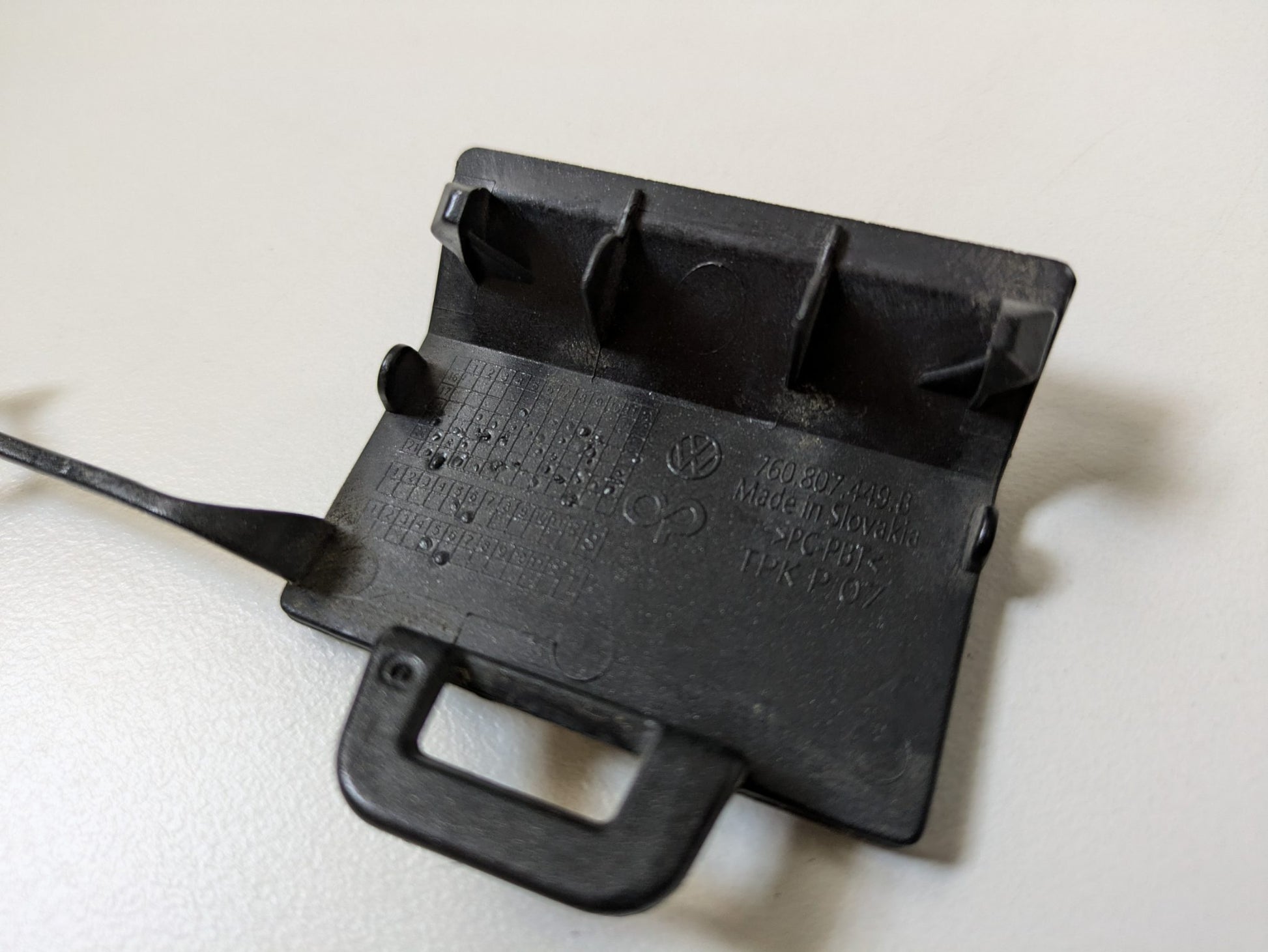 Genuine Rear LH Tow Hook Cover Volkswagen Touareg R Line CR 2018-2023 Used
