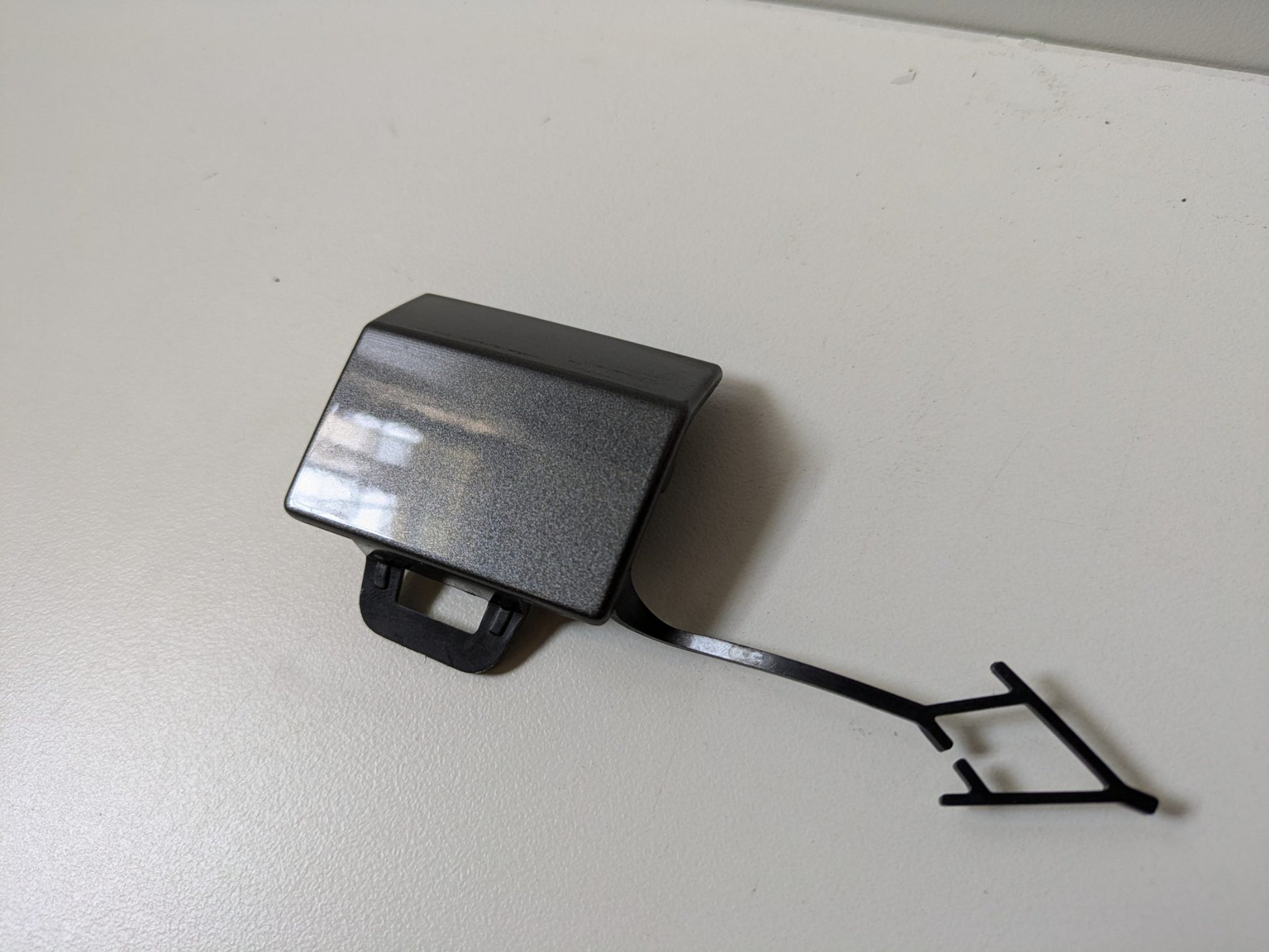 Genuine Rear LH Tow Hook Cover Volkswagen Touareg R Line CR 2018-2023 Used