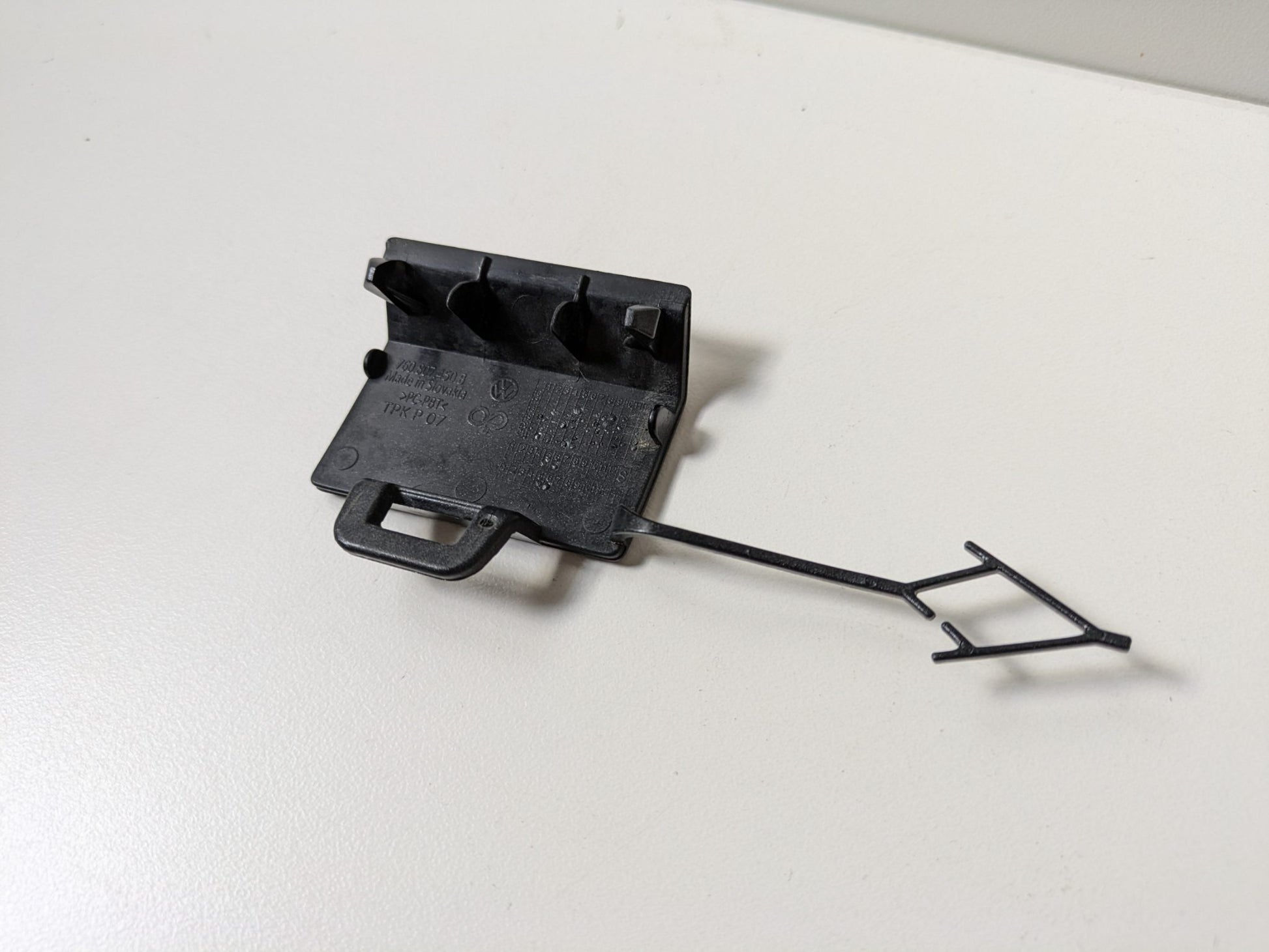 Genuine Rear RH Tow Hook Cover Volkswagen Touareg R Line CR 2018-2023 Used