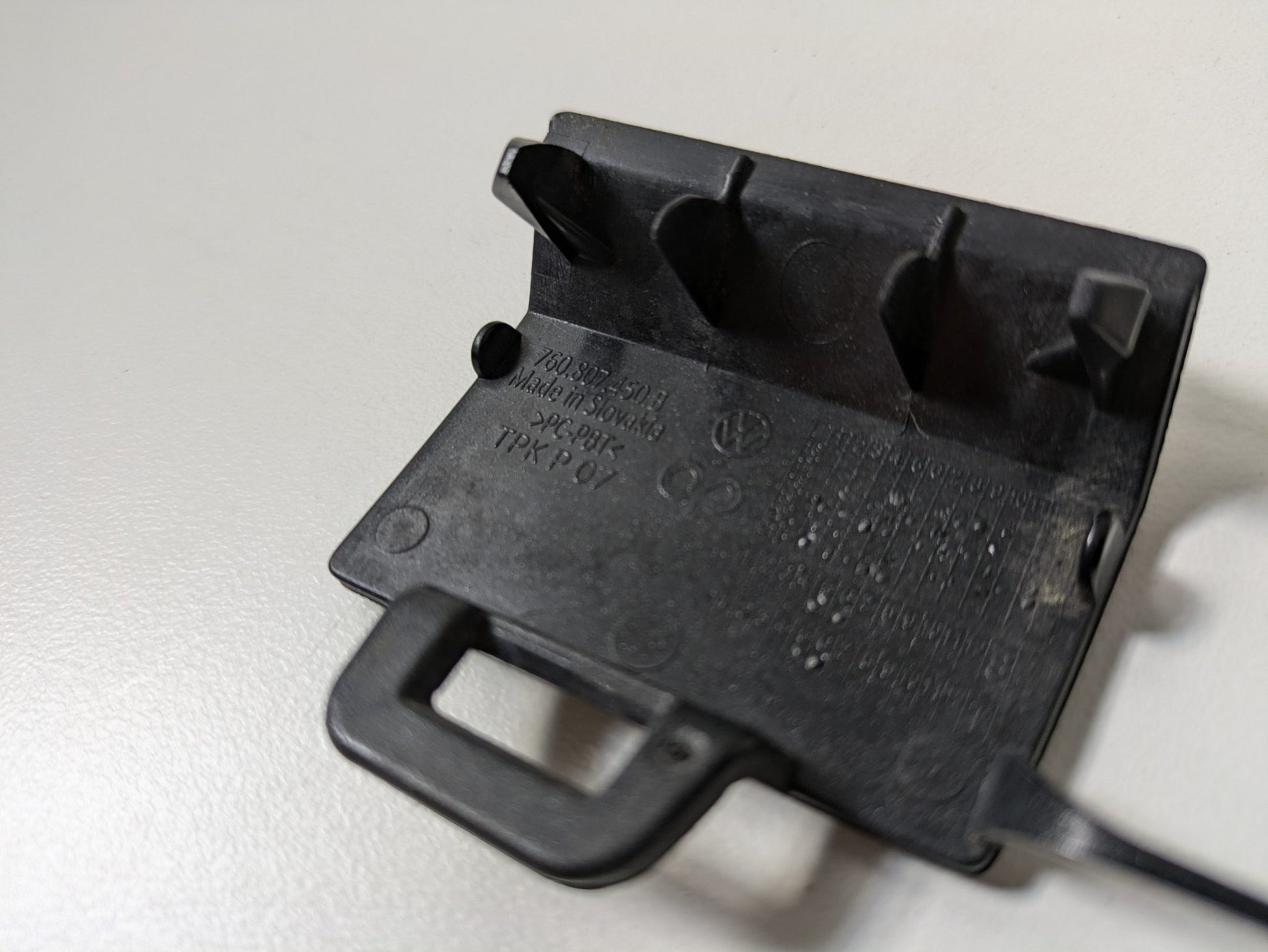 Genuine Rear RH Tow Hook Cover Volkswagen Touareg R Line CR 2018-2023 Used