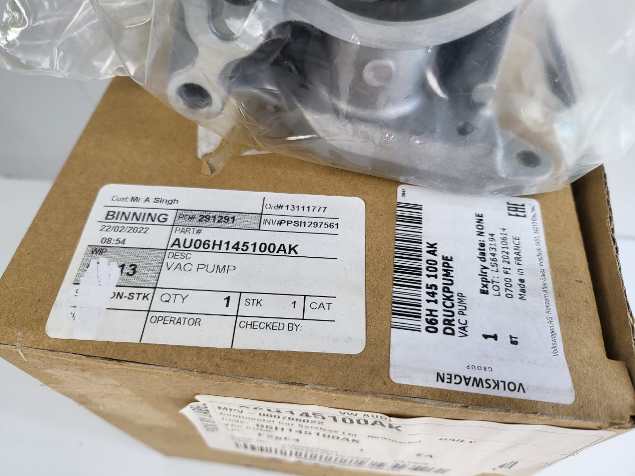 Genuine Vacuum Pump 2.0T Beetle, CC, Eos, GTI, Jetta, Passat, Tiguan 2008 - 2017