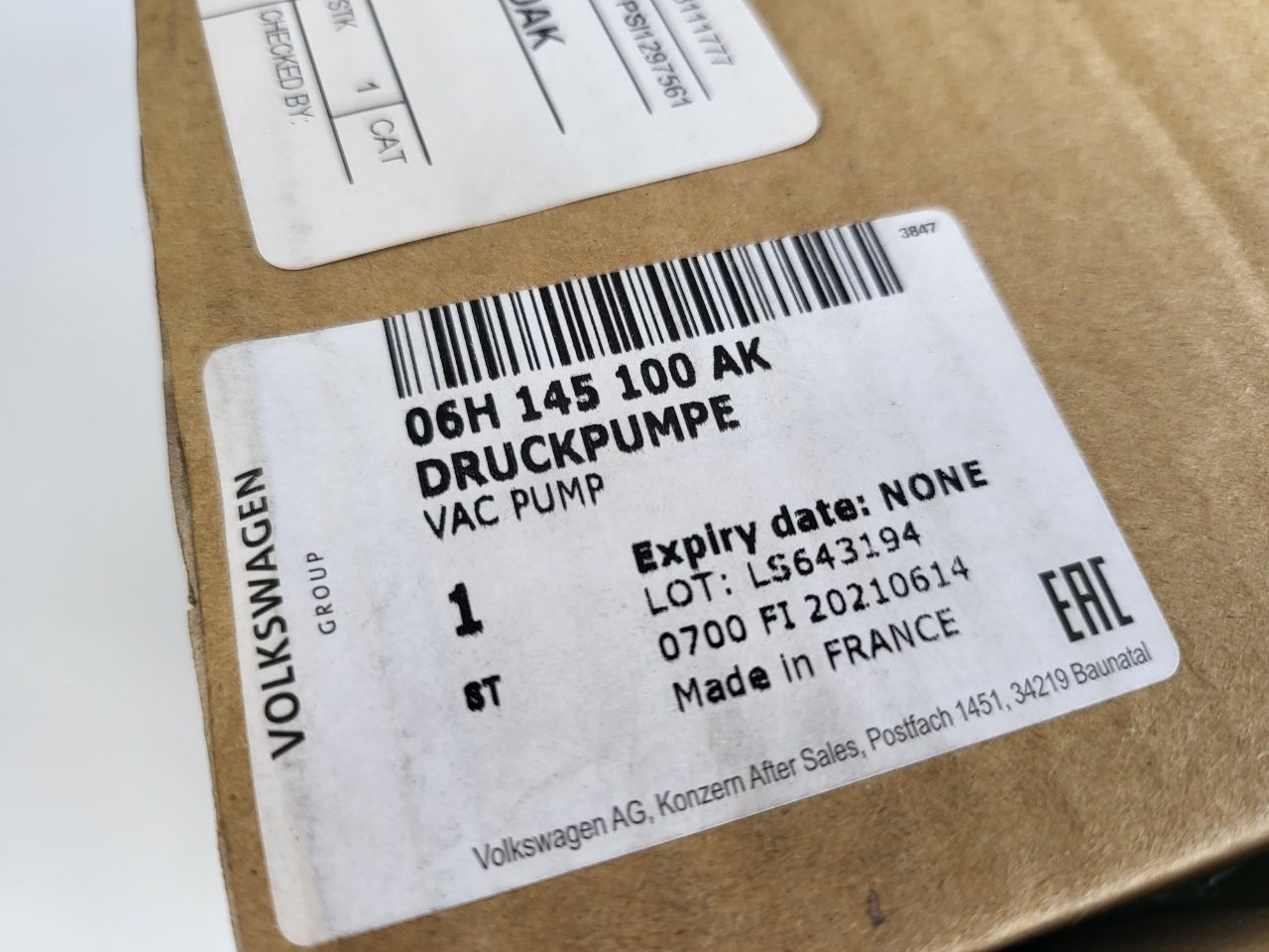 Genuine Vacuum Pump 2.0T Beetle, CC, Eos, GTI, Jetta, Passat, Tiguan 2008 - 2017