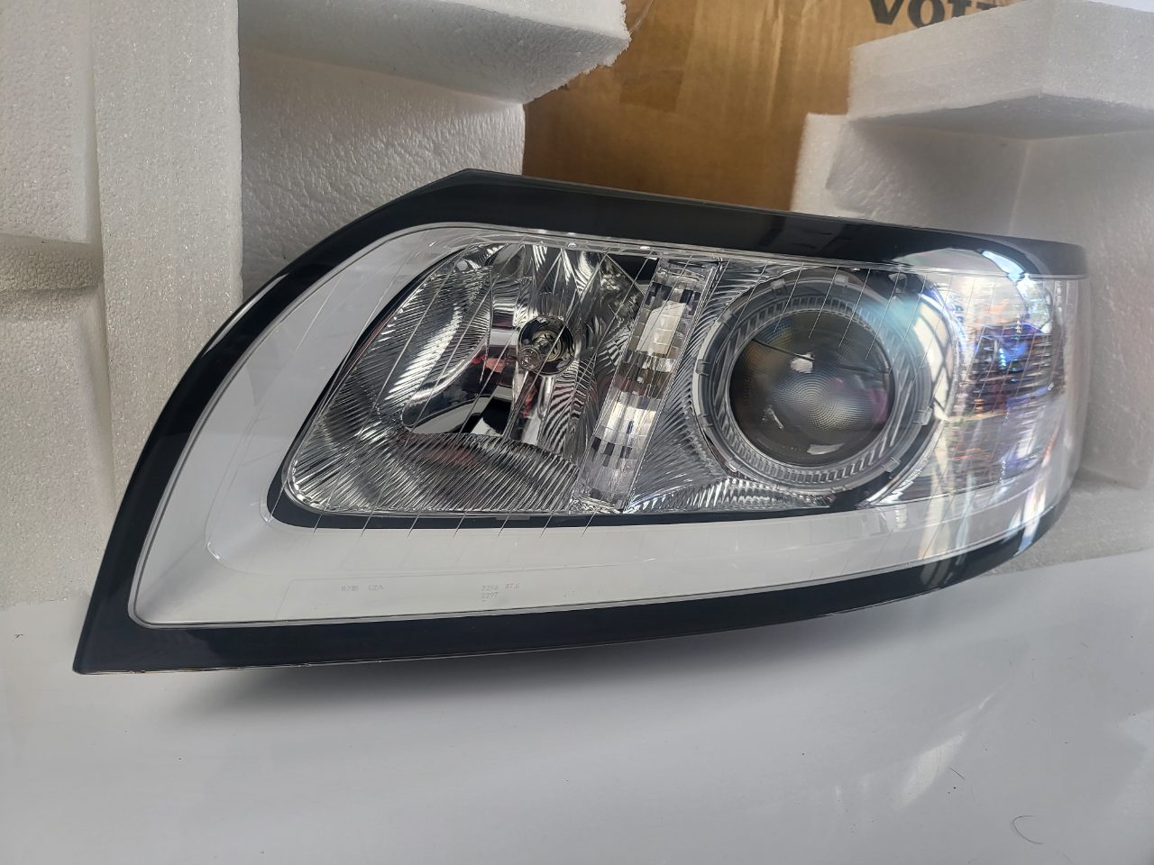 Genuine LH Headlight Volvo V50 S40 Facelift 2008-2012 New
