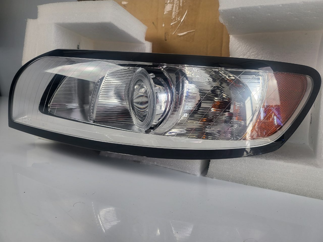 Genuine LH Headlight Volvo V50 S40 Facelift 2008-2012 New