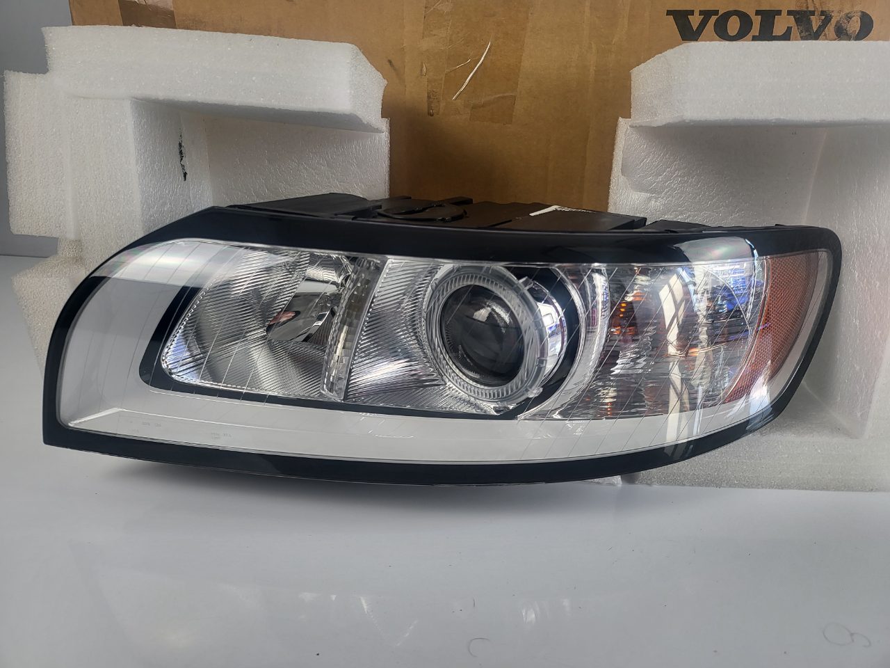 Genuine LH Headlight Volvo V50 S40 Facelift 2008-2012 New