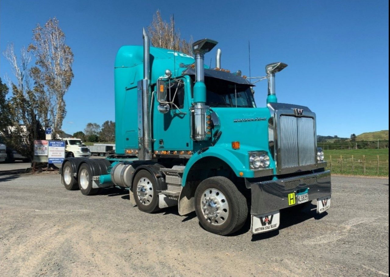 Genuine Wind Deflector WESTERN STAR 48X 40" Stratosphere 2011-2021 Used